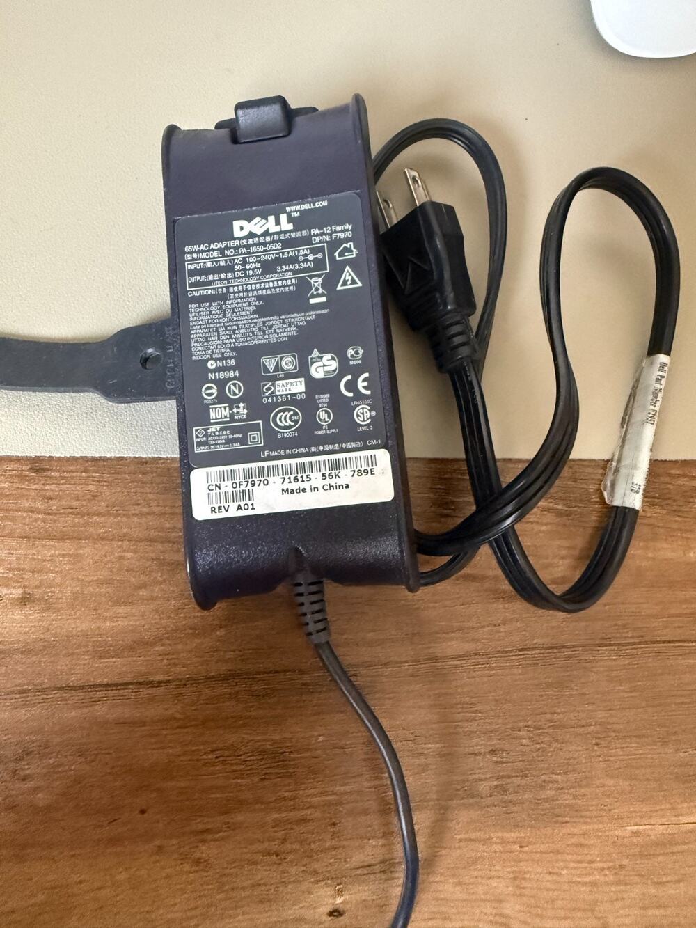 Genuine DELL 65W Laptop Charger 19.5V 3.34A PA-12 Family Dell P/N: F7970 DF263